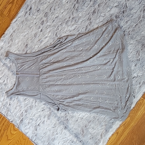 American Eagle Grey/Silver Tank Top, Women's Size Small, Great Condition! - Picture 5 of 6